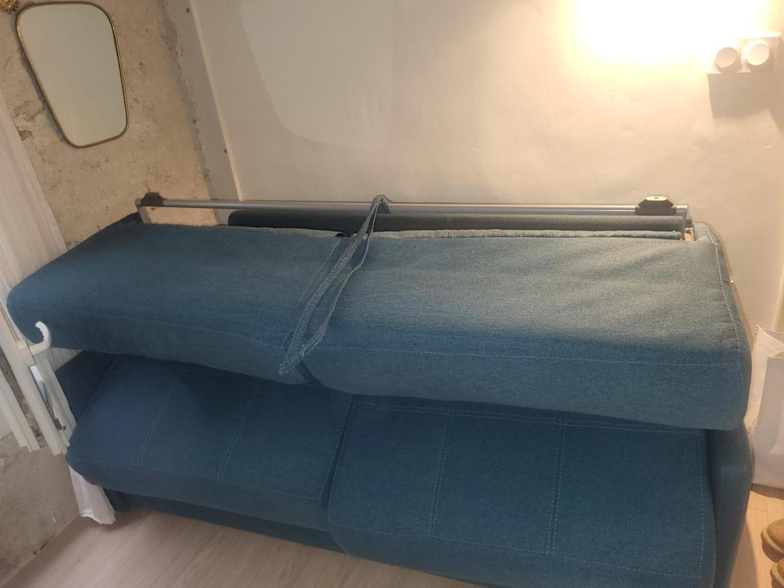 Studette Remilly A Appartement Versailles